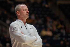 WVU men's hoops coach Darian DeVries becomes a top target for opening at Iowa